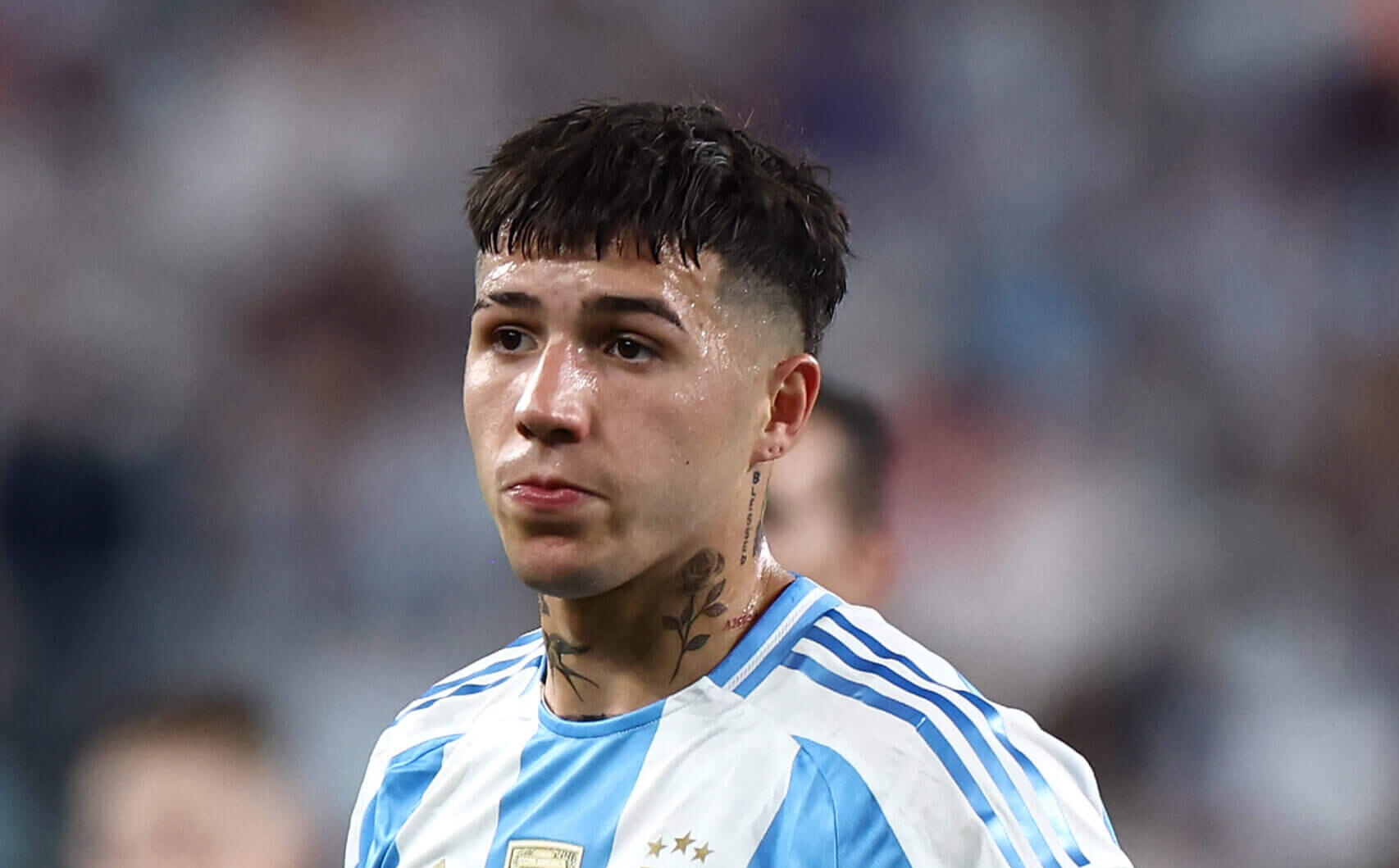 中欧体育直播包含赛地聚焦——亚冠清晨热度飙升，圣安东尼奥马刺防线松动，更衣室稳定，控场能力受关注的词条